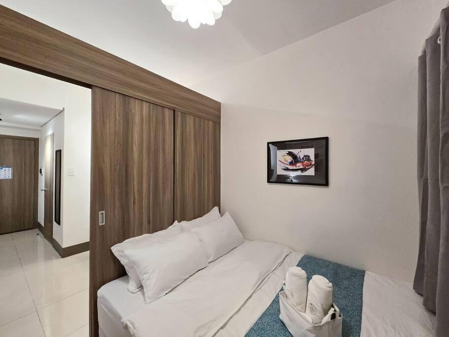 Apartment 1br Unit Condotel W/ Balcony Fame Residences -fm22