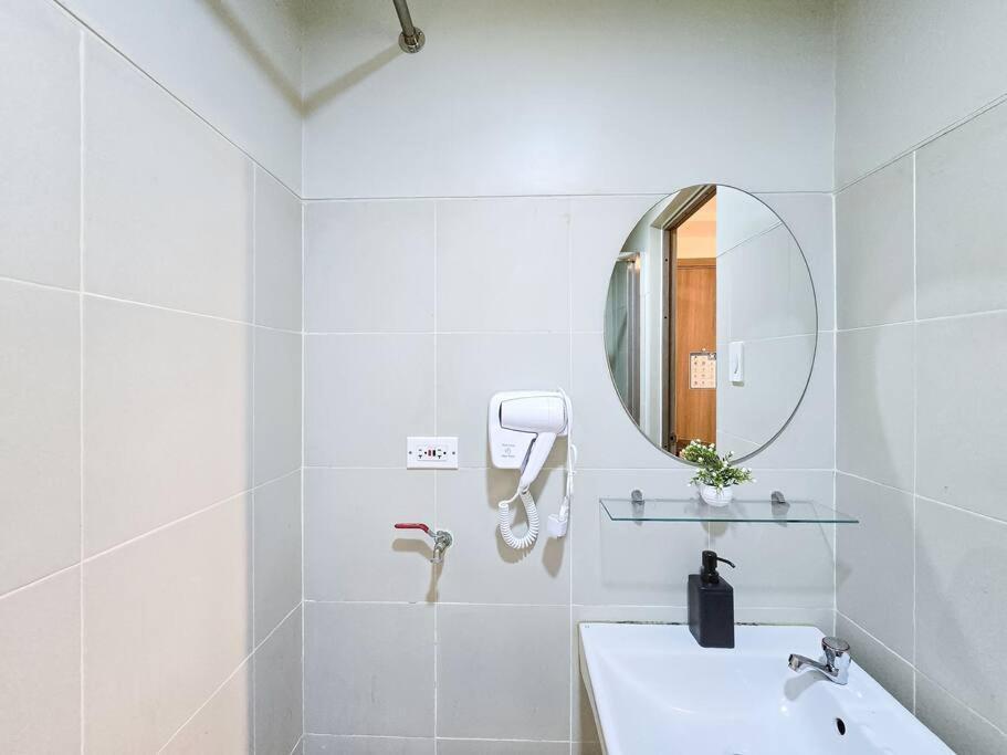 Apartment 1br Unit Condotel W/ Balcony Fame Residences -fm22 *